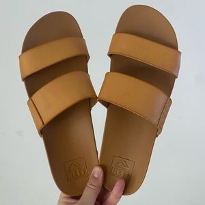 Woman’s Reef size 10 sandal